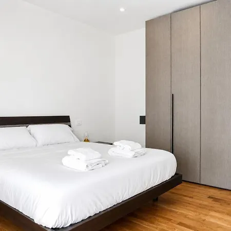 Apartment Elegantis Luce Di Trastevere With Terrace - Comfort In Charming District Rom